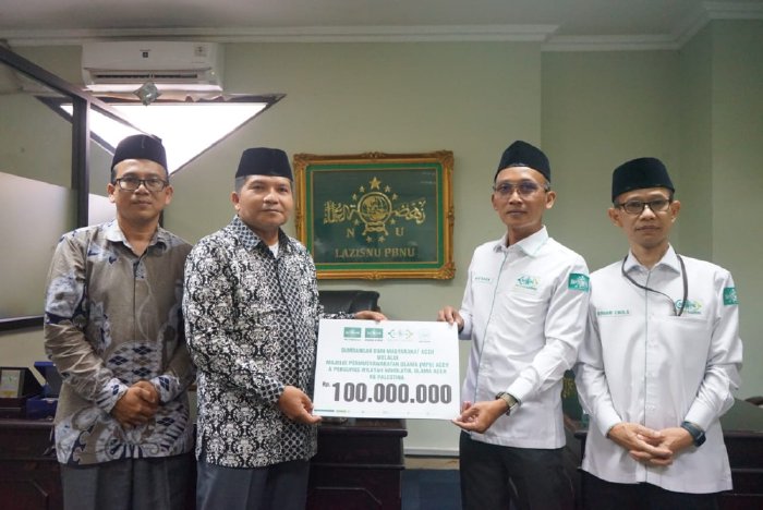 Abu Faisal Serahkan Sumbangan Masyarakat Aceh total 1 Milyar untuk Palestina